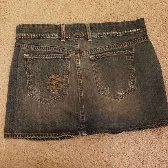 Distressed denim skirt from Old Navy, size 6 - Picture 2 of 5